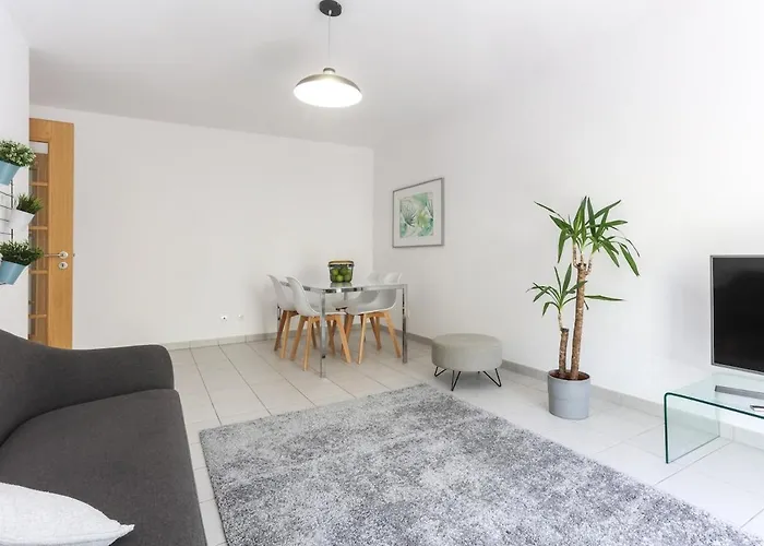 Marina Hillside 2 Apartment *